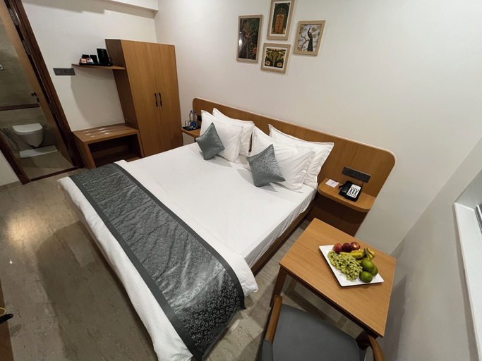Room 5, Mastiff Hotel Crystara, Jalgaon, Jalgaon