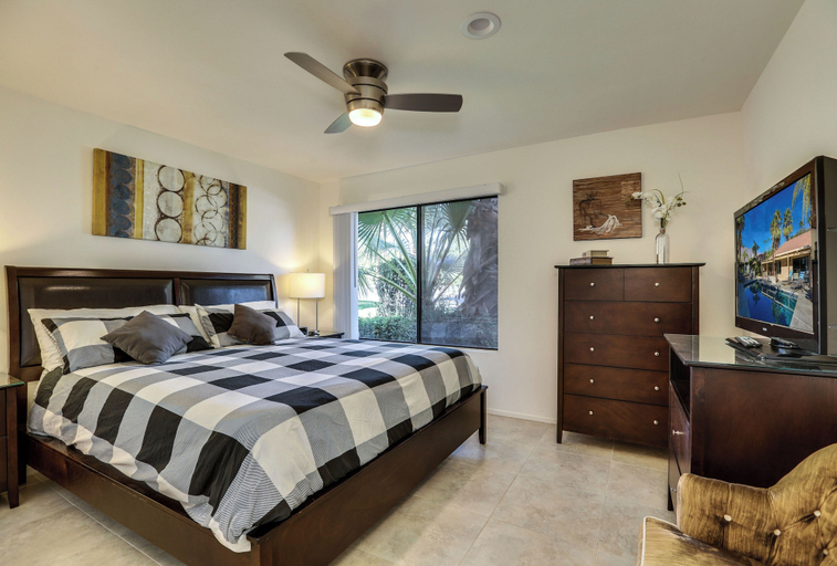 Room 3, Modern Club Med Oasis, Riverside