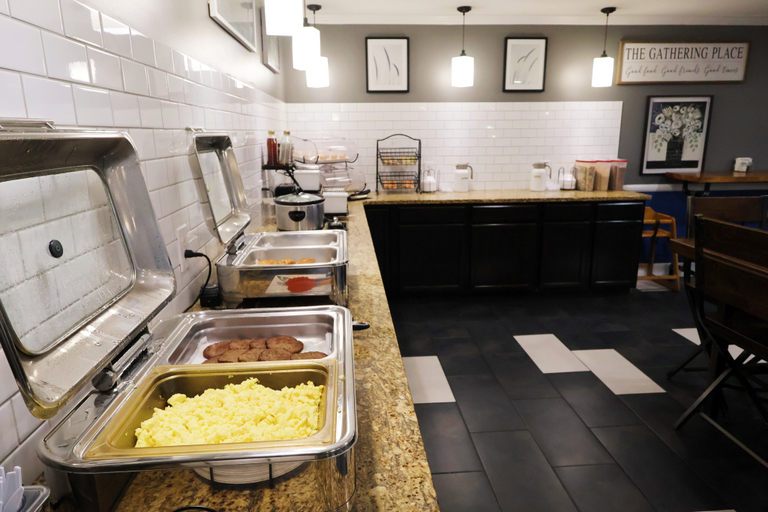 Food & Drinks 5, Greenfield Inn & Suites, Hardin
