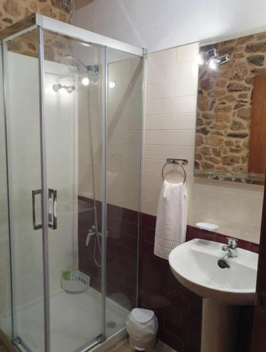 Bathroom 4, La Pallota de San Cristobal, Lugo