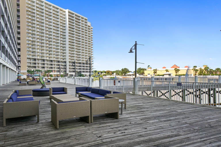 Food & Drinks 5, Laketown Wharf Beach Resort, Bay