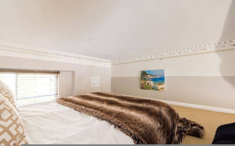 Room 4, Victorian Blush 1BR Near Portobello Notting Hill, London