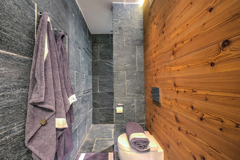 Bathroom 5, Boutique Chalet Moritz for 12 With Sauna, Maloja