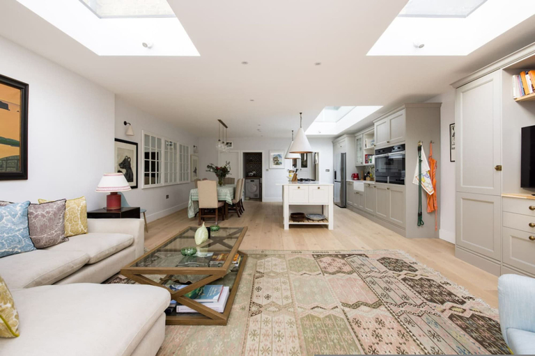 Room 3, Fabulous 4 Bedroom Family Home in Fulham, London