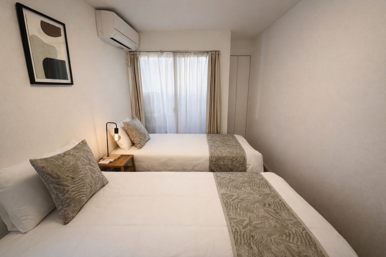 Room 2, Yue Stay Komagome, Kita