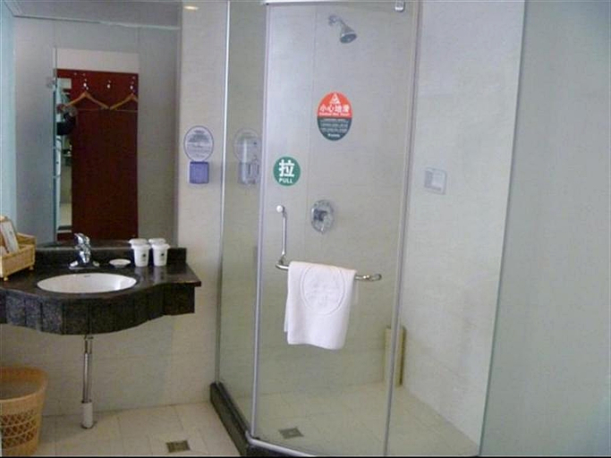 Bathroom 3, GreenTree Inn Bozhou Weiwu Road Hotel, Bozhou