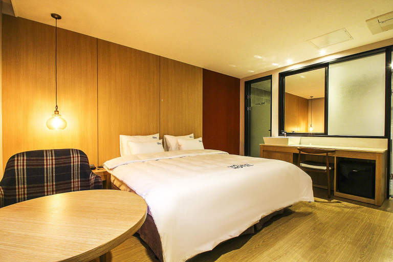 Bedroom 2, Gimhae Jangyu AM Hotel, Gimhae