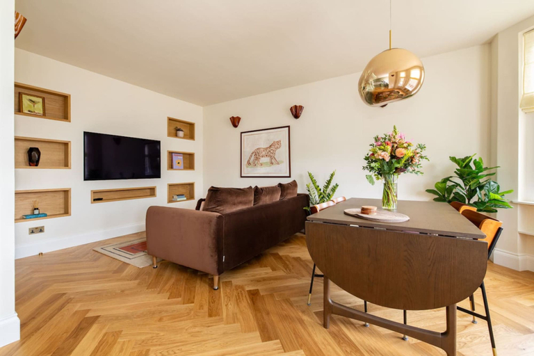 Room 2, The Queensway 1 Bedroom Apartment, London
