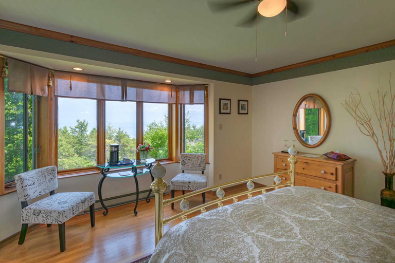 Bedroom 2, Le Manoir Hortensia, Charlevoix-Est