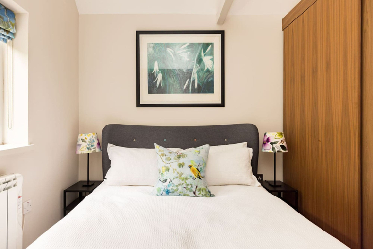 Room 2, Robin s Nest 1 Bedroom Near Wimbledon, London