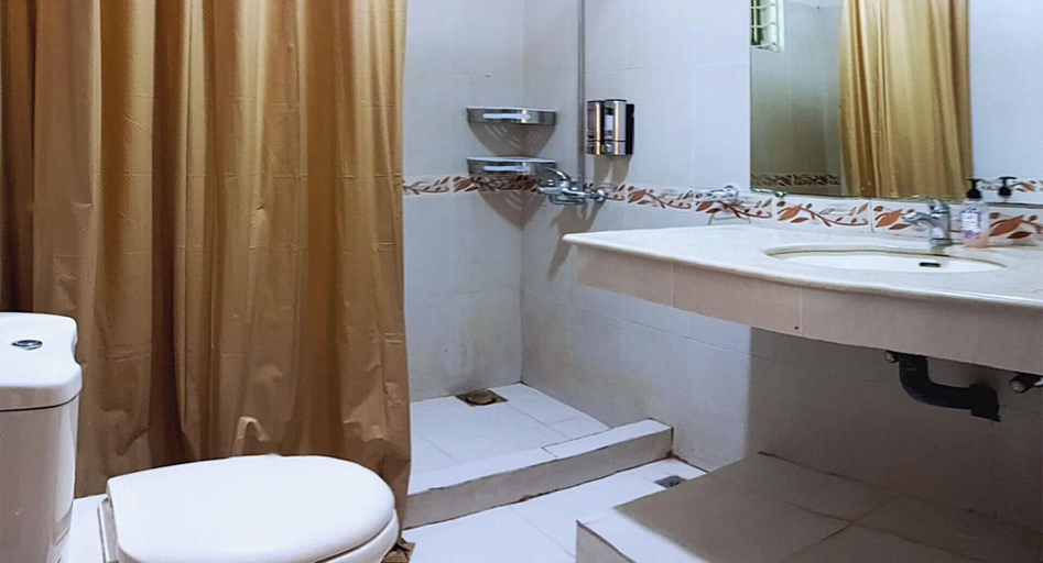 Bathroom 5, Grand Peace House II, Islamabad
