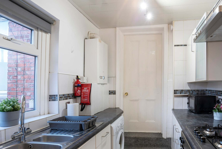 Room 3, 3 Bed-free Parking-close to City, Gateshead