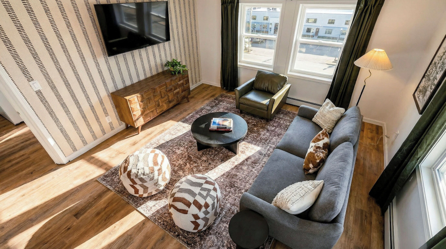 Living area 2, Hotel North, Kenai Peninsula