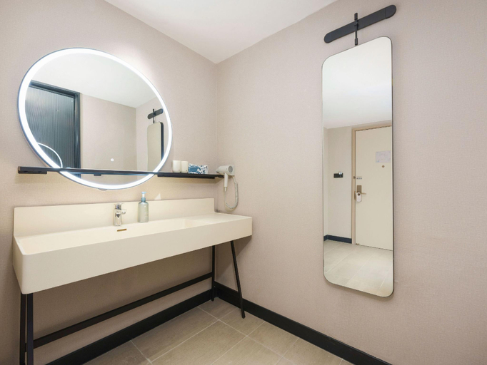 Bathroom 3, Hanting Hotel Benxi Railway Station, Benxi