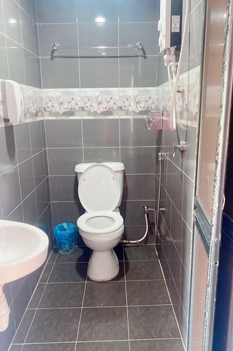Bathroom 5, Feringghi Stay Iinn, Pulau Penang