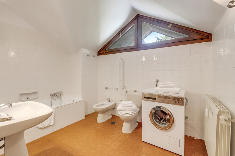 Bathroom 5, Appartamento Apapa House, Torino