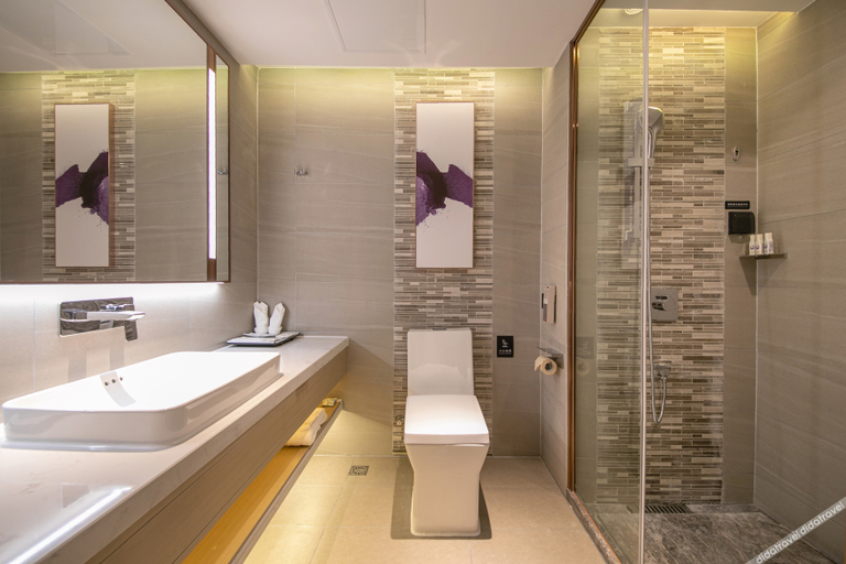 Bathroom 3, Lavande Hotel Jingzhou Yangtze University, Jingzhou