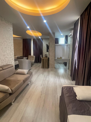 Others 3, Dunaysir Otel, Kızıltepe