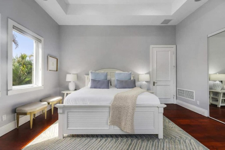 Room 4, New Luxe Super Villa by The Glam Homes, Broward