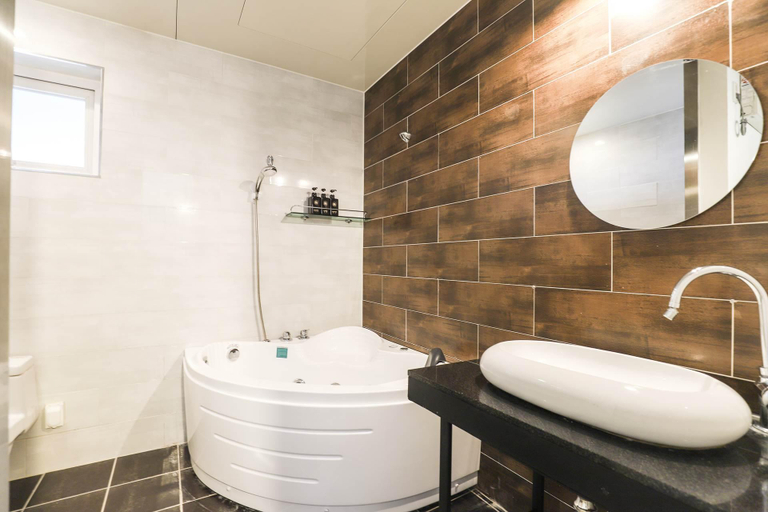 Bathroom, Jecheon Haru, Jecheon