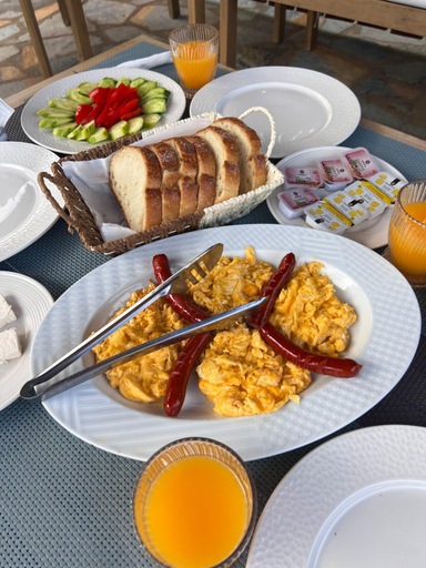 Food & Drinks