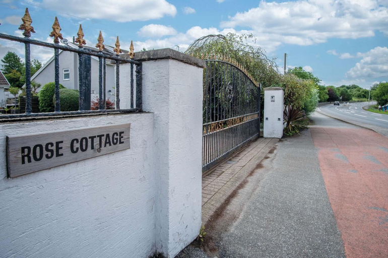 Exterior & Views 2, Rose Cottage - 3 Bed Cottage - New Hedges - Tenby, Pembrokeshire