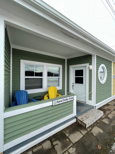 Exterior 5, Seaside Suites, Division No. 9
