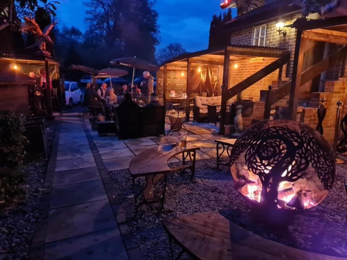 Food & Drinks 5, The Red Lion & Cellar Room, Surrey
