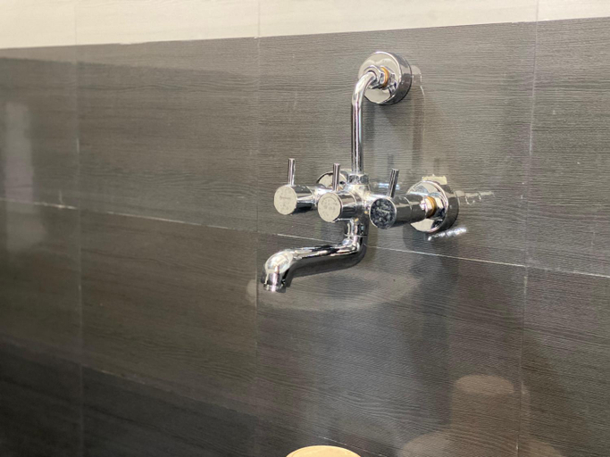 Bathroom 4, Le Poshe Luxury - TIE Hotels & Resorts, Puducherry