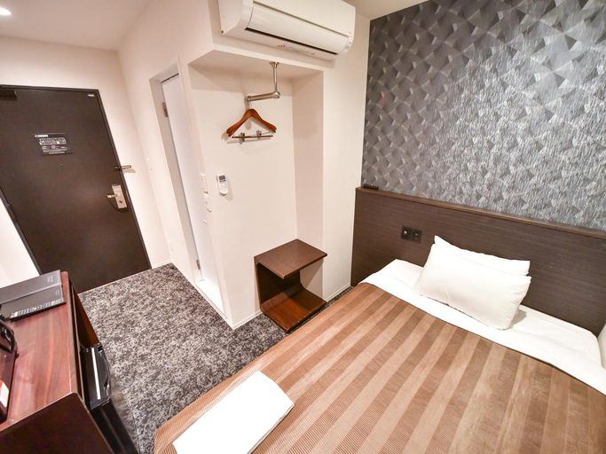Bedroom 3, HOTEL LiVEMAX Hakata-ekimae, Fukuoka