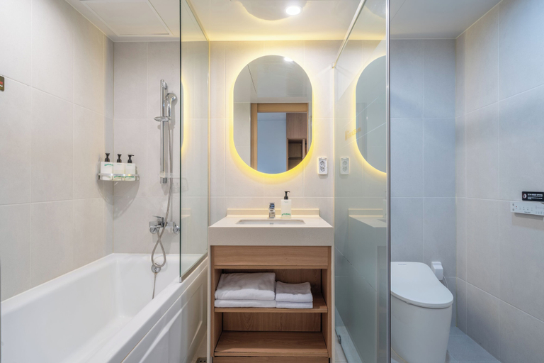 Bathroom 4, Chestertons GyeongJu, Gyeongju
