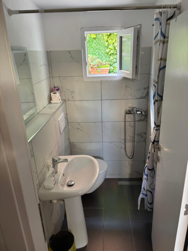 Bathroom 2, Vacation Studio by Andrea, Tiranës