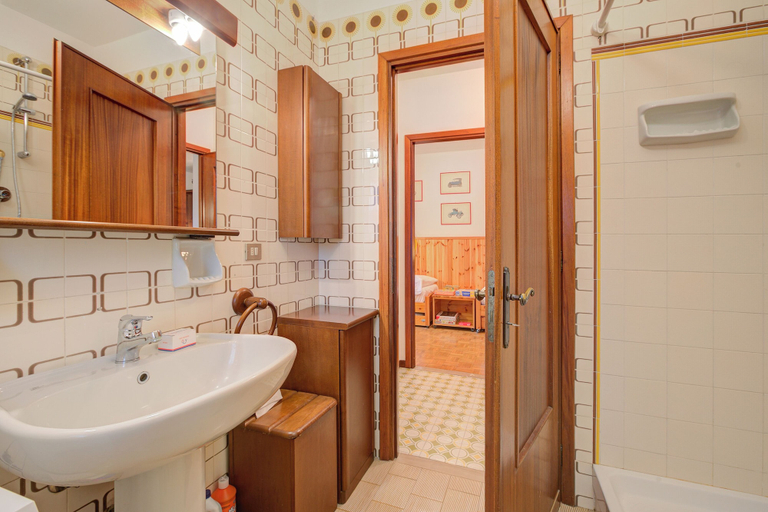 Bathroom 2, Appartamento Vista Alta With Balcony for 5, Torino