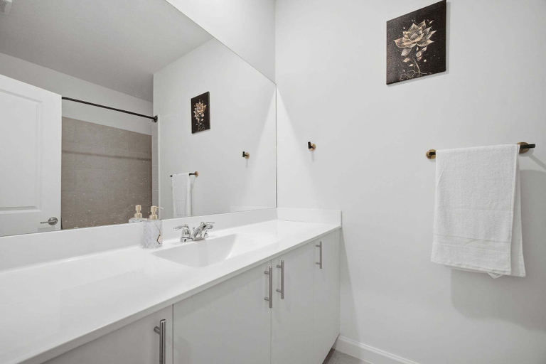 Bathroom 2, Everglades & Florida Keys Basecamp 4 Bedroom Townhouse, Miami-Dade