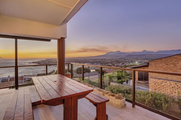 Others 4, Zaria Sun Penthouse, City of Cape Town