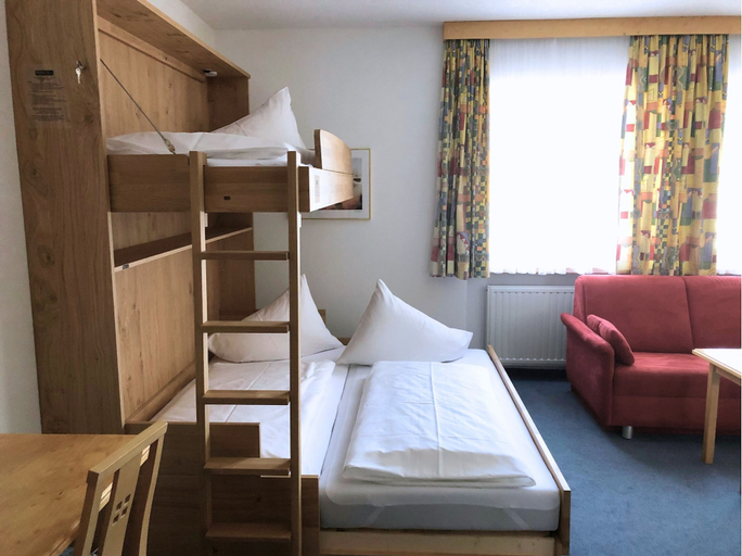 Room 4, Holiday Home Zapfig Living, Bludenz