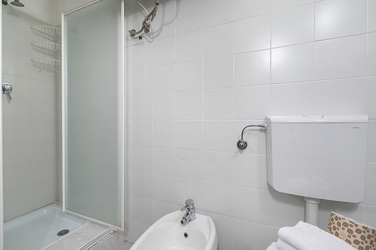 Bathroom 5, La Piazzetta, Torino