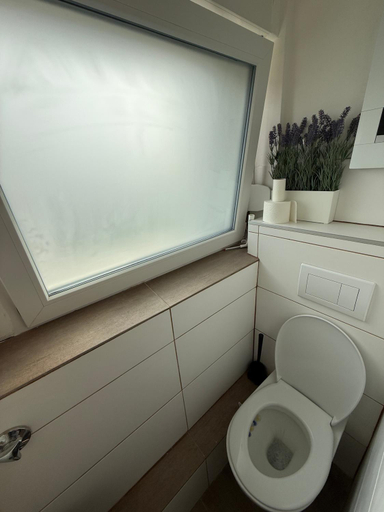 Bathroom 5, Schone Apartments am Rot-Weiss Essen Stadion E01 bis E04, Essen