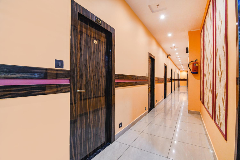 Public Area 2, FabHotel Royal Park Inn - Nr. Eden Garden Stadium, Kolkata