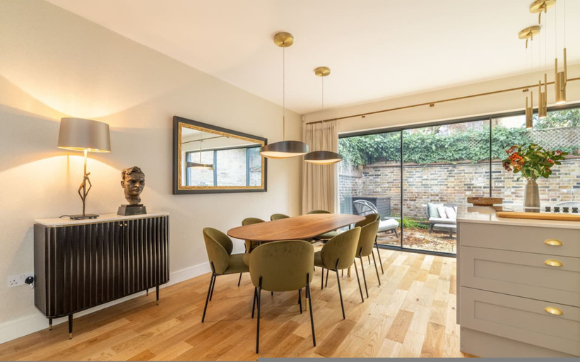 Room 4, Your Zen - 2 Bedroom Mews House in Notting Hill, London