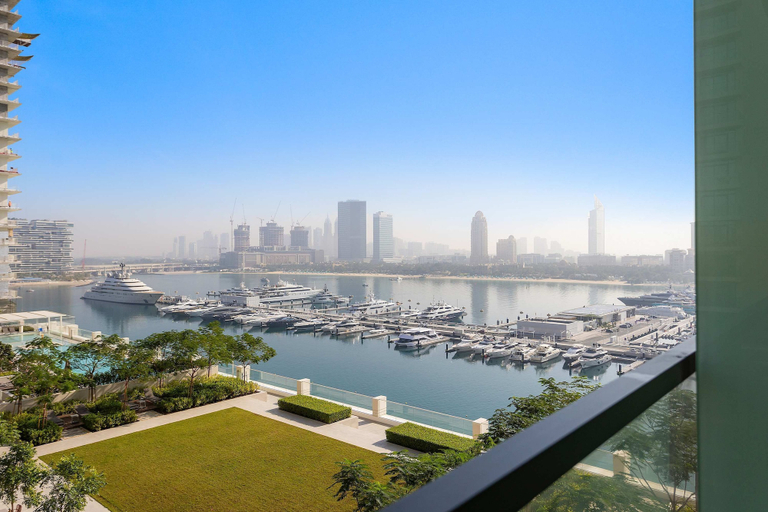 Room 5, Silkhaus Harbor View Marina Vista Private Beach, Dubai