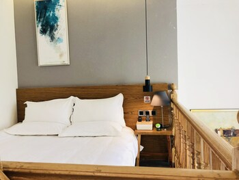 Others 3, Once Artistic Inn, Luoyang