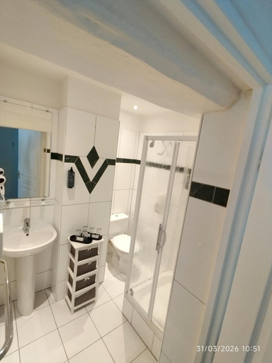 Bathroom 2, Les Cascades - Hotel de Charme, Calvados