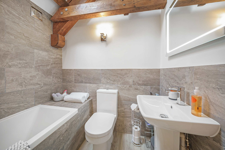 Room 3, Host Stay The Cart House, Powys