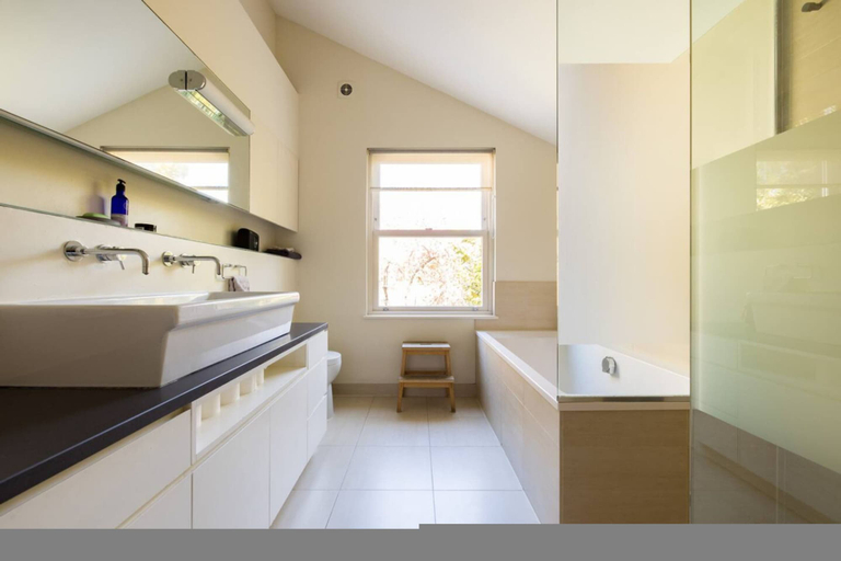 Room 3, The City Singer - 3 BR With Garden in Hammersmith, London