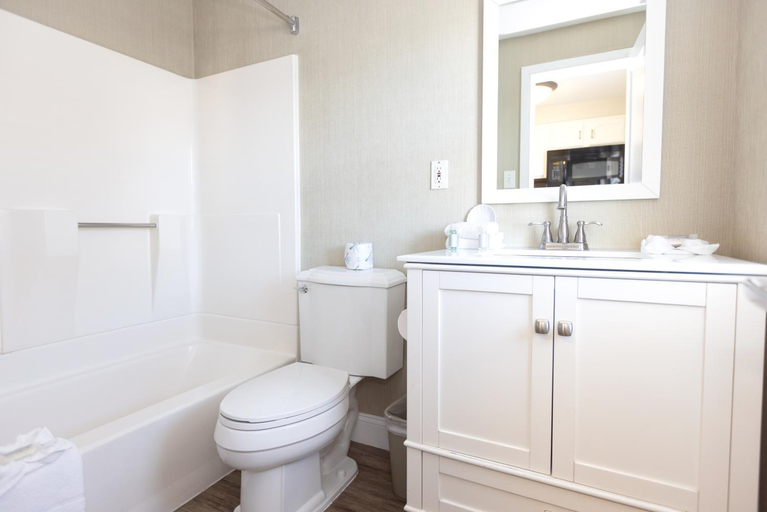 Bathroom 3, GRAND HOTEL CAPE MAY, Cape May