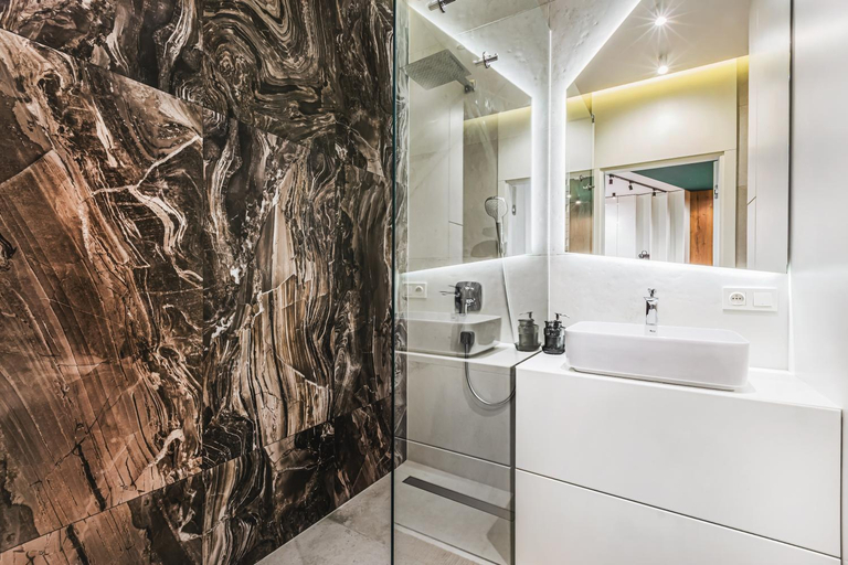 Bathroom 3, Luksusowy apartament z parkingiem w samym centrum Wroclawia, Środa Śląska