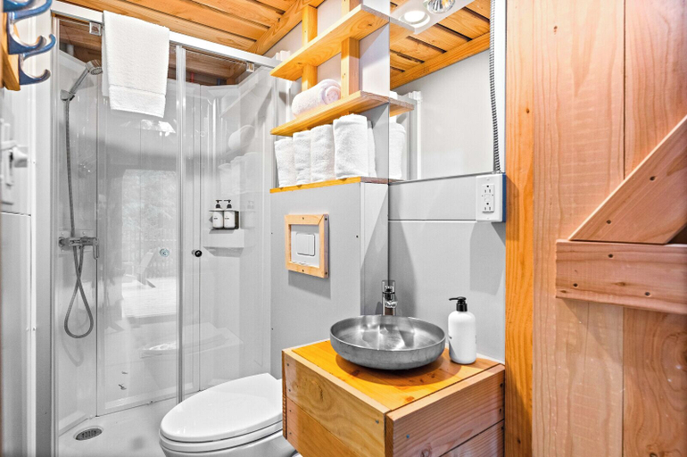 Bathroom, Huttopia Berkshires, Berkshire