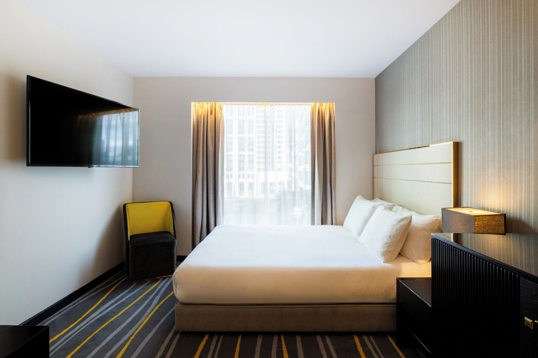 Bedroom 2, Leonardo Hotel London Aldgate - formerly Hotel Saint, London