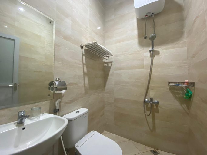 Bathroom, Lago Hotel and Resto, Toba